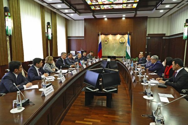 Казахстанская делегация в Уфе участвует в праздновании 100-летия Мустая Карима
