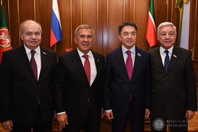 9 декабря 2019 года Президент Татарстан Рустам Минниханов встретился с встретился с сопредседателями Комиссии по сотрудничеству между Совфедом РФ и Сенатом Парламента Казахстана в Казанском Кремле.