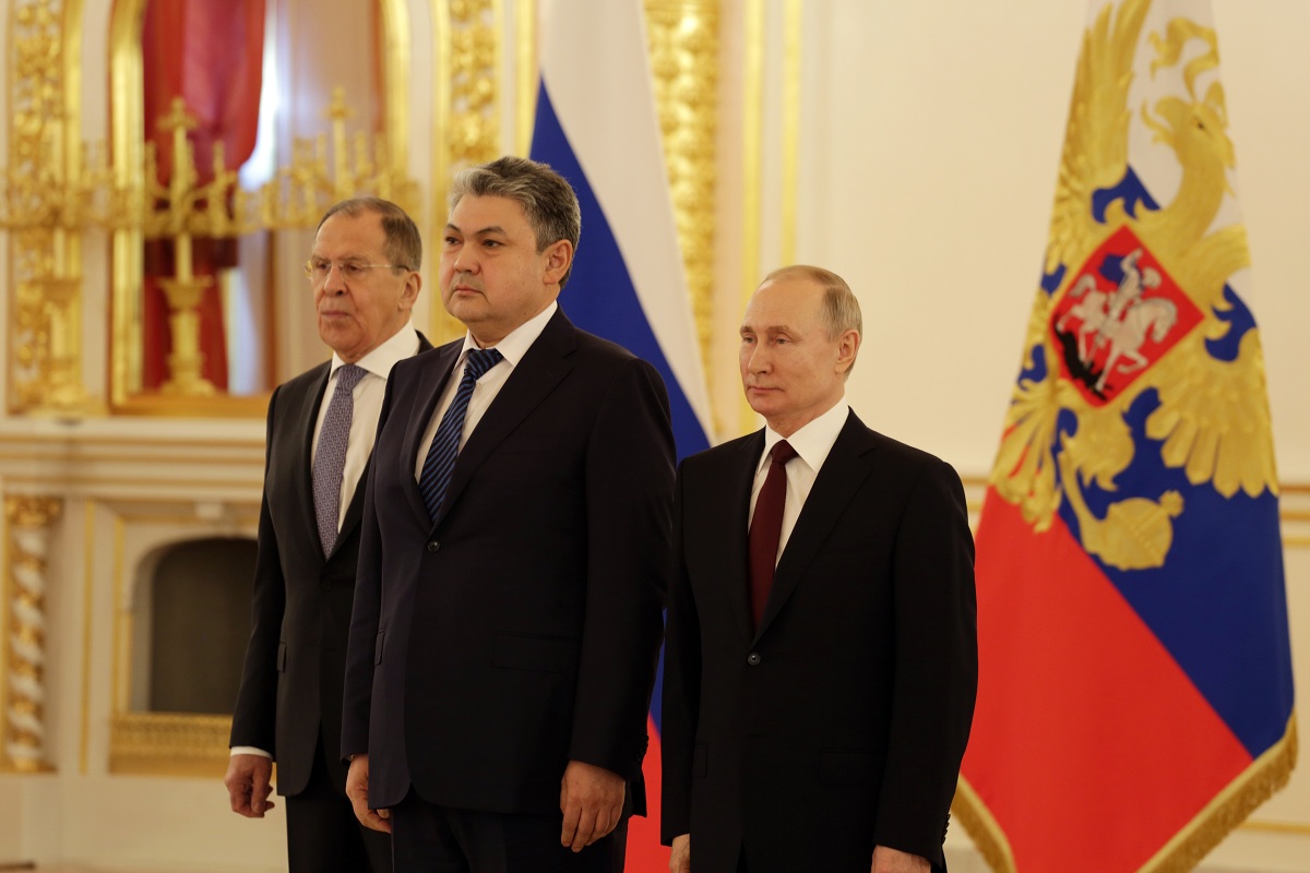 Посол Казахстана Ермек Кошербаев вручил верительные грамоты Президенту России