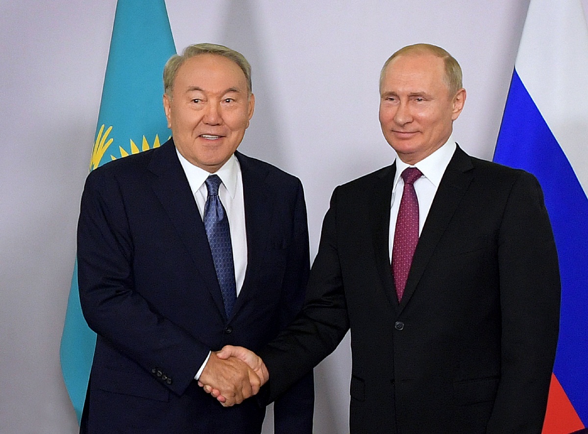 Владимир Путин пожелал выздоровления Нурсултану Назарбаеву