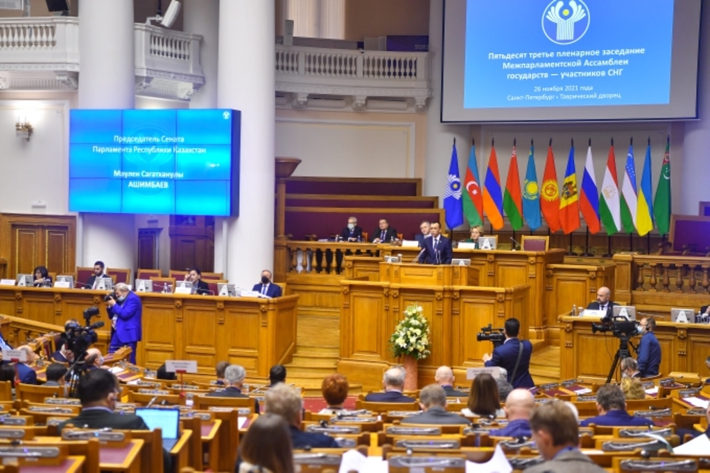 Спикер Сената Парламента РК Маулен Ашимбаев принял участие в работе пленарного заседания МПА СНГ