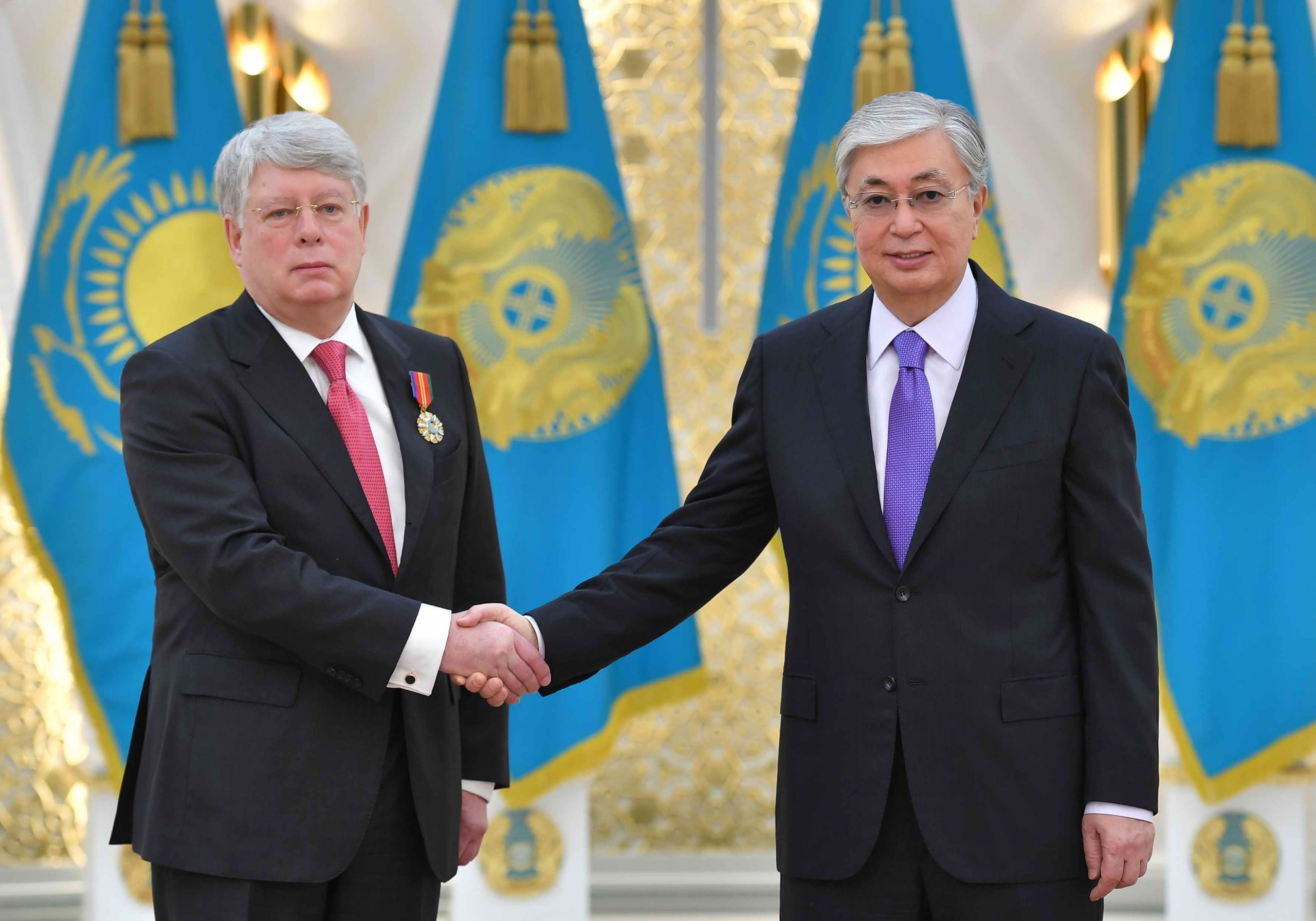 Президент Касым-Жомарт Токаев наградил Орденом “Достык” II степени Посла РФ в Казахстане Алексея Бородавкина