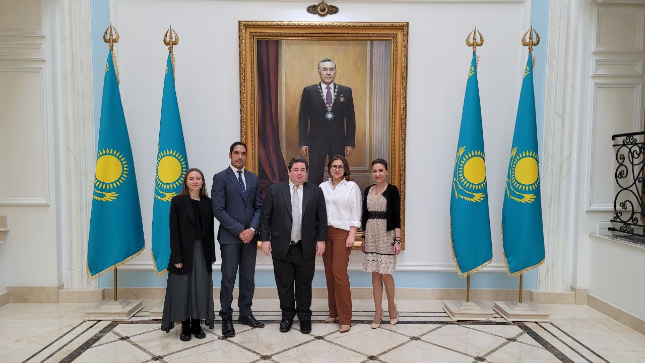 Посол Доминиканской Республики посетил Посольство Казахстана с визитом вежливости